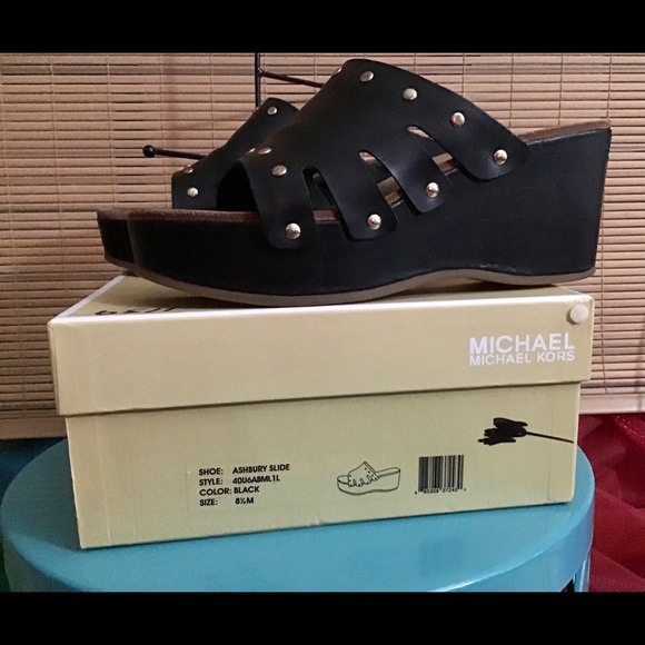 Michael Kors Shoes - 💵Micheal Kors 🍾HP🍾mules With Box